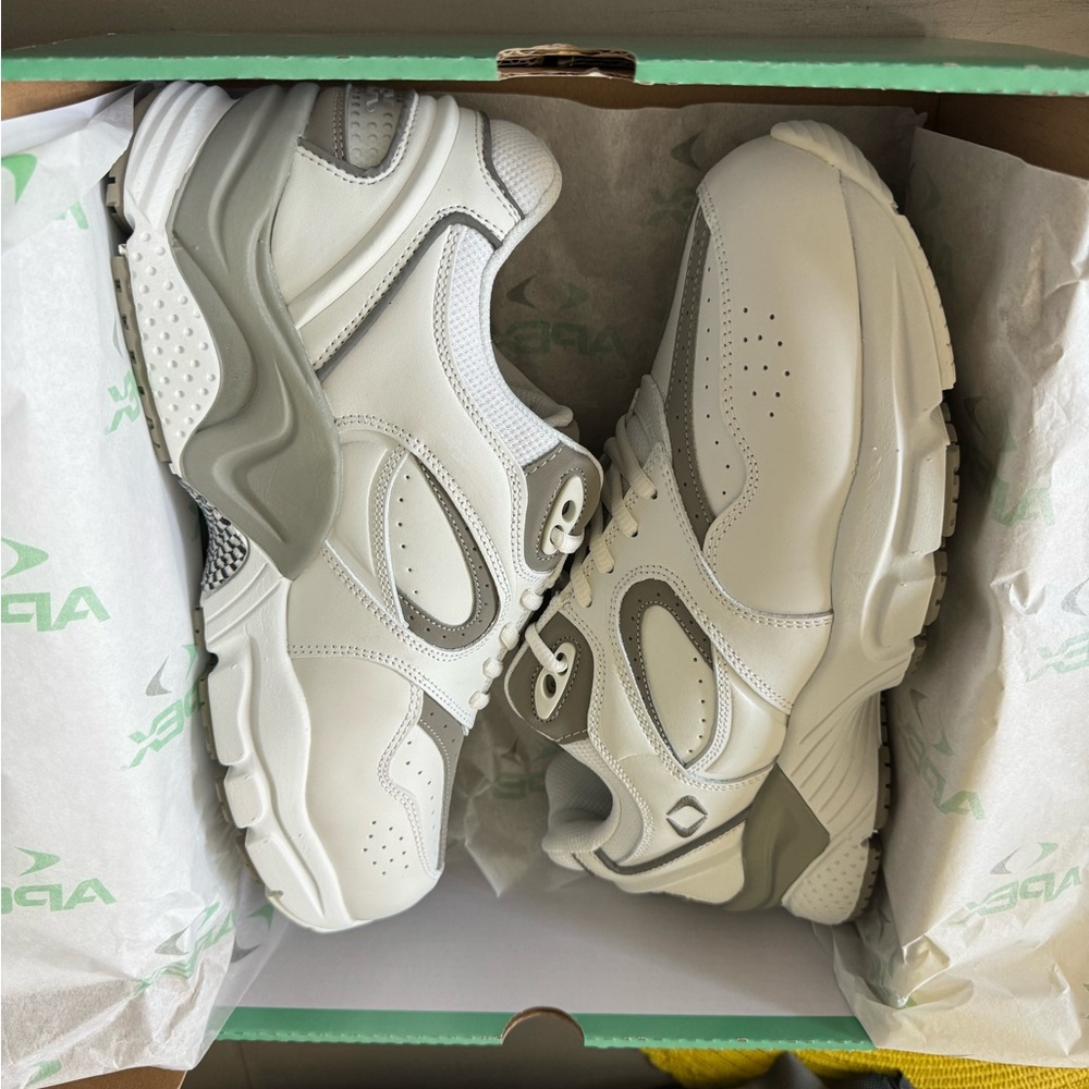 Apex X821 Men’s X-Wide White Walker SIZE 10.5